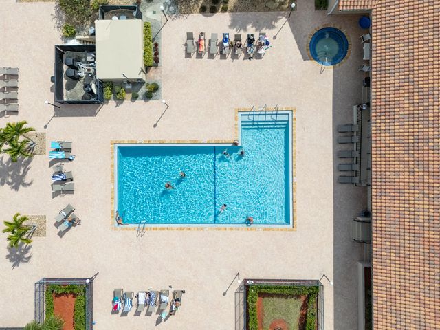 5829 Parkwalk Drive, Boynton Beach, FL 33472