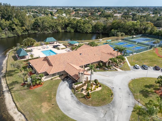 5829 Parkwalk Drive, Boynton Beach, FL 33472