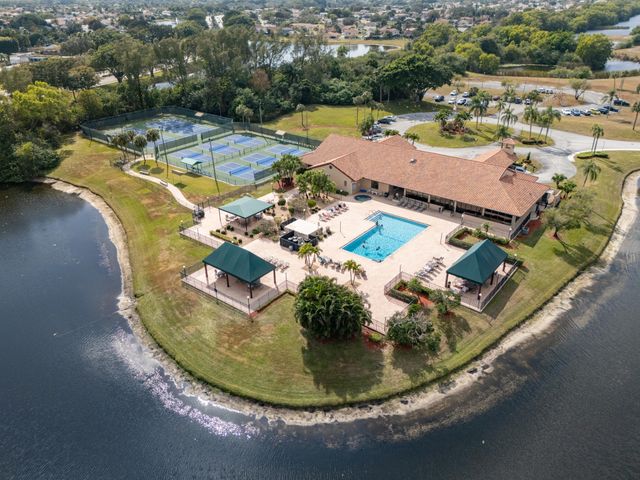 5829 Parkwalk Drive, Boynton Beach, FL 33472