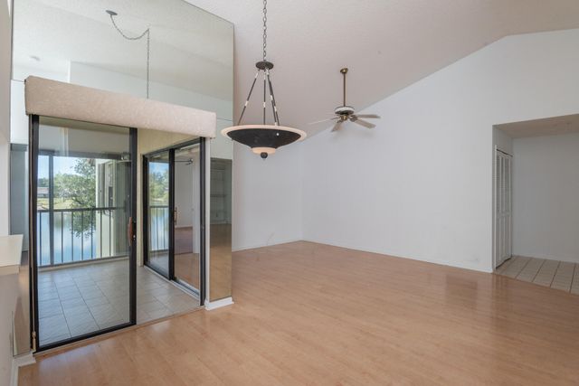 5829 Parkwalk Drive, Boynton Beach, FL 33472