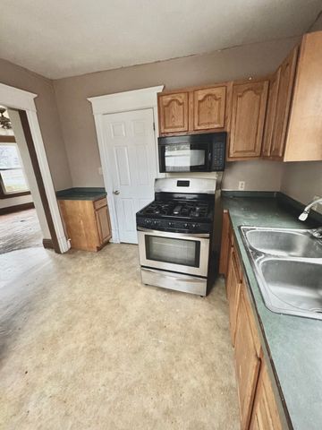 809 Chicago Street, La Porte, IN 46350