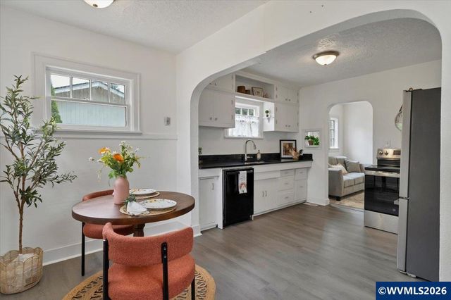 3419 Arbon St NE, Salem, OR 97301