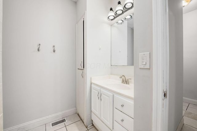 2380 Indiana Avenue, Columbus, OH 43202
