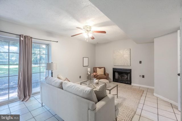 123 LONGVIEW DR, Stafford, VA 22556