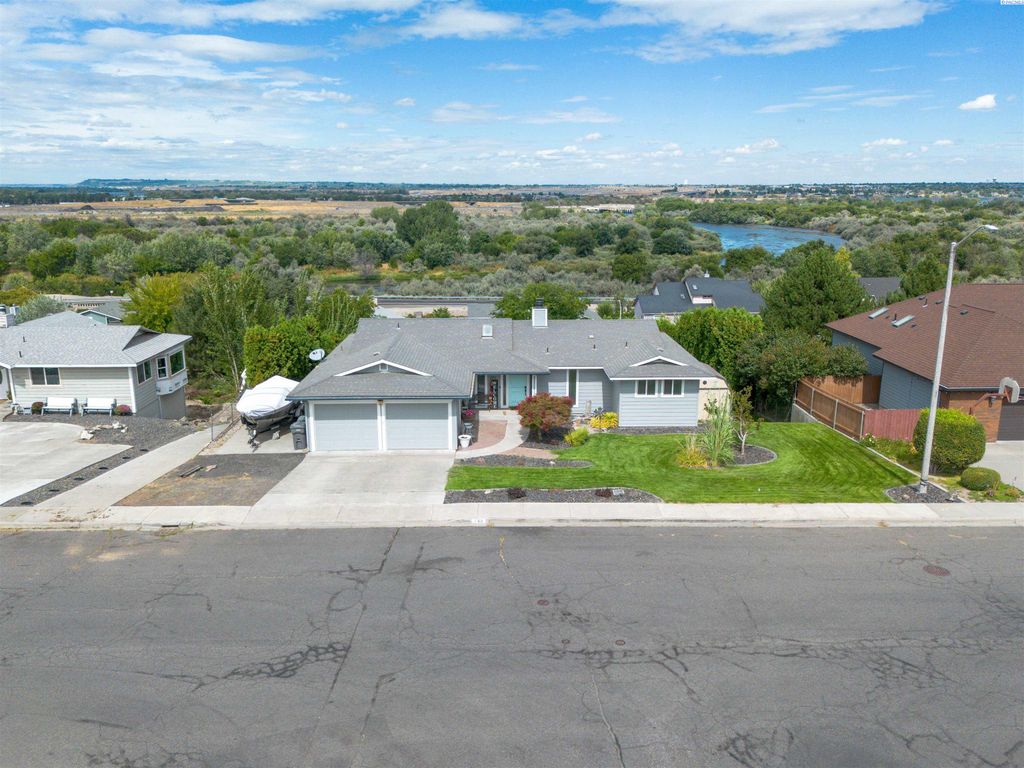 190 Edgewood Drive, Richland, WA 99352