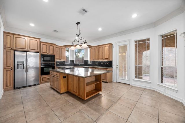 1531 Briar Bend Drive, Friendswood, TX 77546