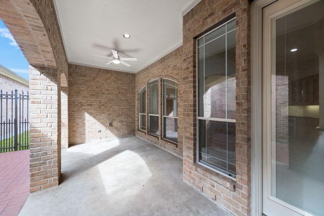 1531 Briar Bend Drive, Friendswood, TX 77546