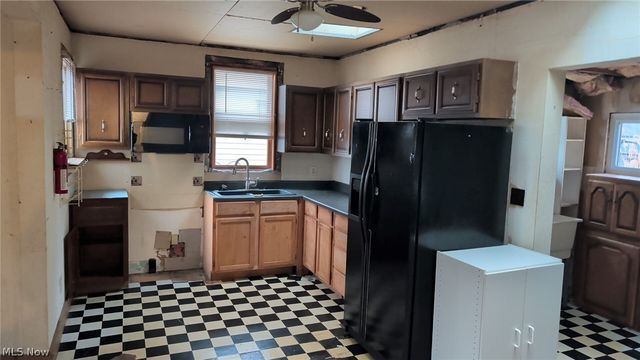 1857 Maple Avenue NE, Canton, OH 44705