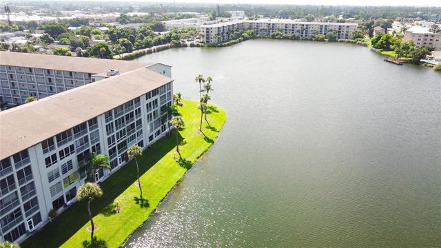 3362 LAKE BAYSHORE DRIVE P214, Bradenton, FL 34205