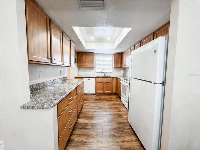 3362 LAKE BAYSHORE DRIVE P214, Bradenton, FL 34205