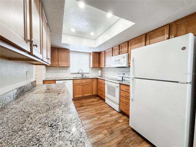 3362 LAKE BAYSHORE DRIVE P214, Bradenton, FL 34205
