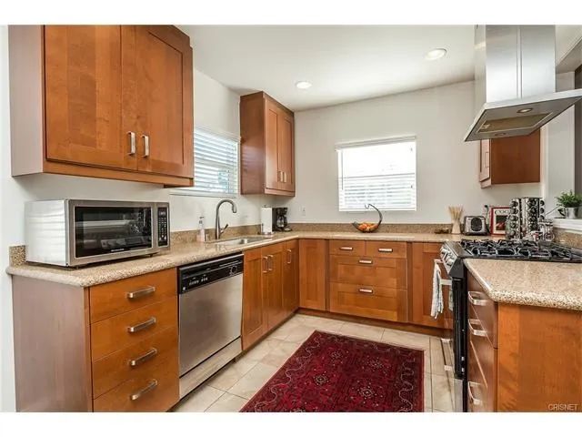 2530 S Bentley Avenue, Los Angeles, CA 90064