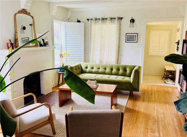 2530 S Bentley Avenue, Los Angeles, CA 90064