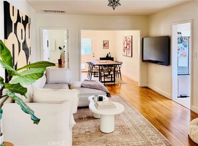 2530 S Bentley Avenue, Los Angeles, CA 90064