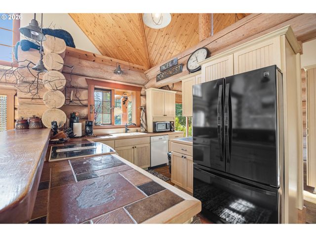 5441 LITTLE WOAHINK Dr, Florence, OR 97439