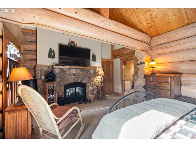 5441 LITTLE WOAHINK Dr, Florence, OR 97439