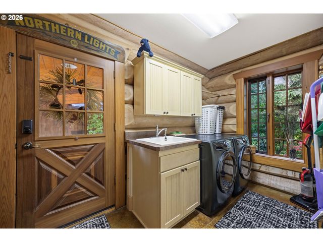 5441 LITTLE WOAHINK Dr, Florence, OR 97439