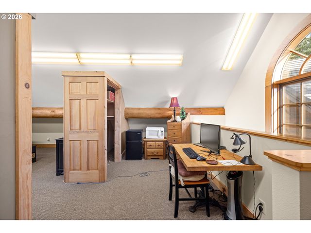 5441 LITTLE WOAHINK Dr, Florence, OR 97439