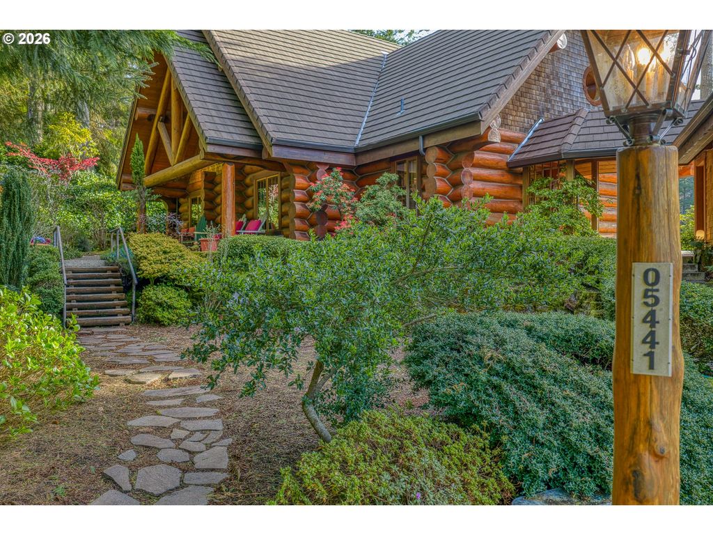 5441 LITTLE WOAHINK Dr, Florence, OR 97439