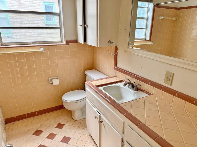 2411 S 5th ST 2, Austin, TX 78704