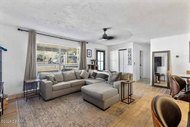 980 Thelma Avenue, Orange City, FL 32763