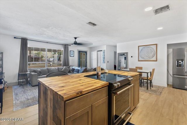 980 Thelma Avenue, Orange City, FL 32763