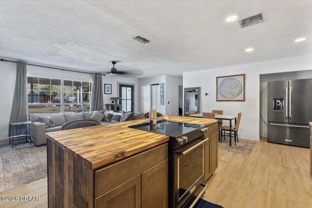 980 Thelma Avenue, Orange City, FL 32763