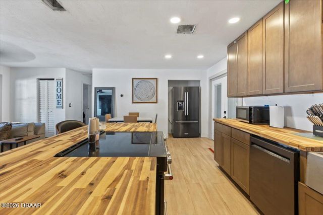 980 Thelma Avenue, Orange City, FL 32763