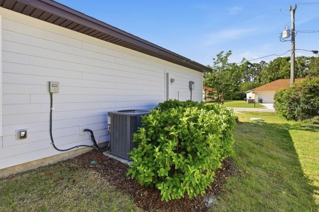 19 PINEAPPLE DRIVE, Palm Coast, FL 32164