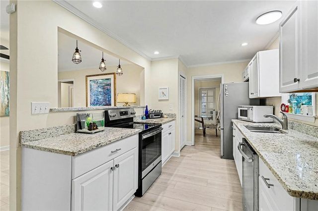 370 Kenilworth Circle, Stone Mountain, GA 30083