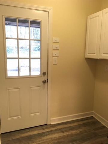 370 Kenilworth Circle, Stone Mountain, GA 30083