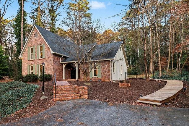 370 Kenilworth Circle, Stone Mountain, GA 30083