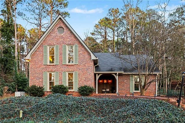 370 Kenilworth Circle, Stone Mountain, GA 30083