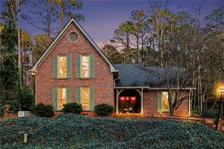370 Kenilworth Circle, Stone Mountain, GA 30083