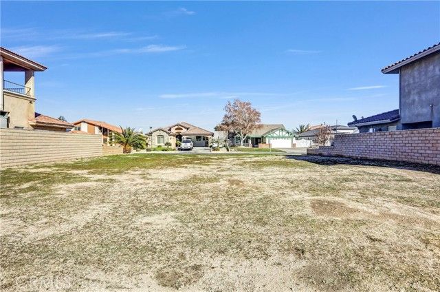 13608 Sea Gull Drive, Victorville, CA 92395