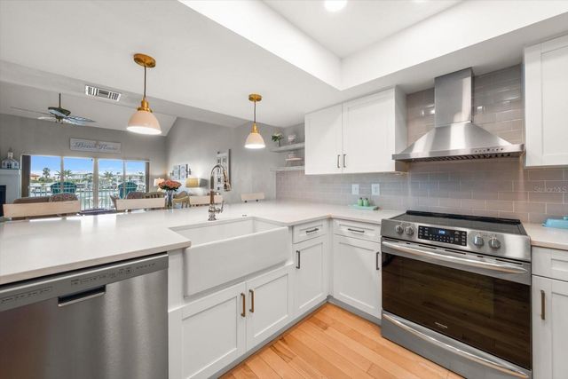 2515 BAY BOULEVARD B, Indian Rocks Beach, FL 33785