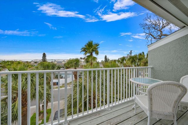 2515 BAY BOULEVARD B, Indian Rocks Beach, FL 33785