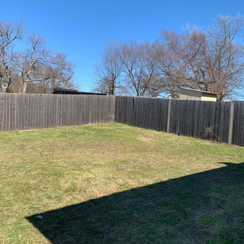 409 E Maple Row, Denison, TX 75021