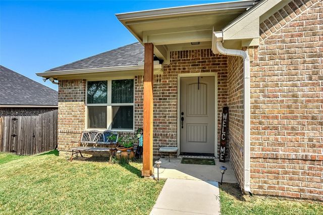 409 E Maple Row, Denison, TX 75021
