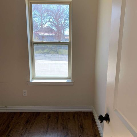 409 E Maple Row, Denison, TX 75021