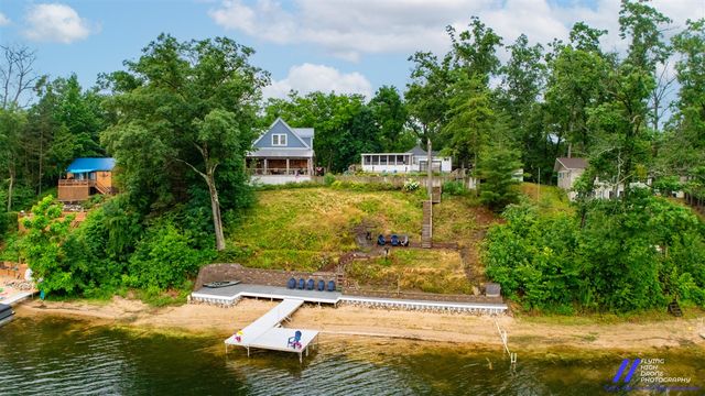 777 W Lincoln Avenue, White Cloud, MI 49349