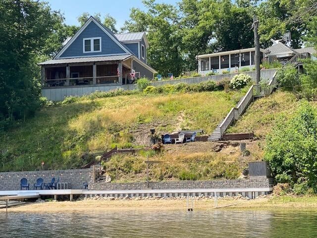 777 W Lincoln Avenue, White Cloud, MI 49349