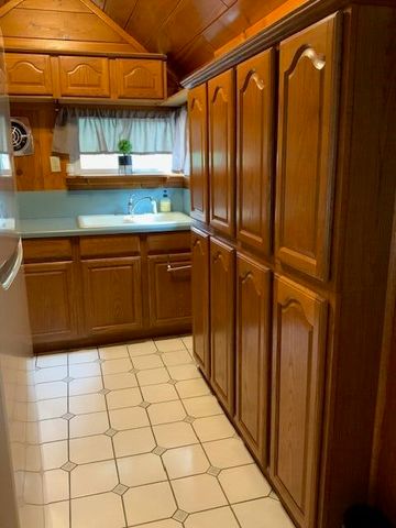 777 W Lincoln Avenue, White Cloud, MI 49349