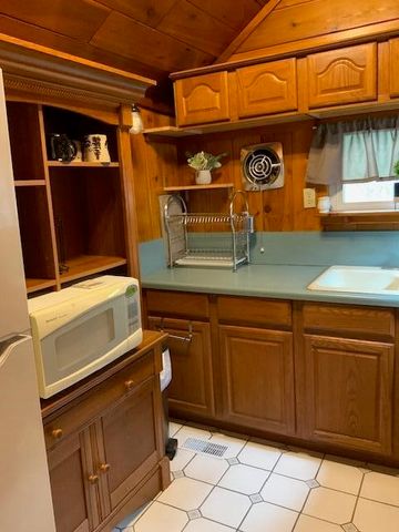 777 W Lincoln Avenue, White Cloud, MI 49349