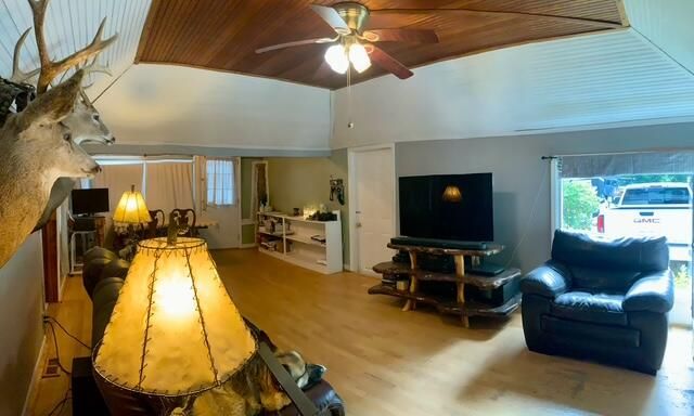 777 W Lincoln Avenue, White Cloud, MI 49349