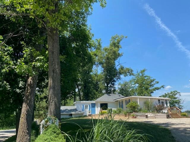 777 W Lincoln Avenue, White Cloud, MI 49349