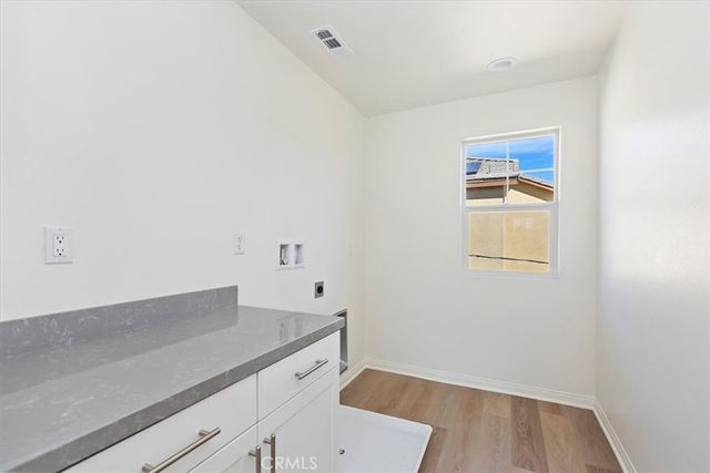 1996 Nathan Lane, San Jacinto, CA 92582