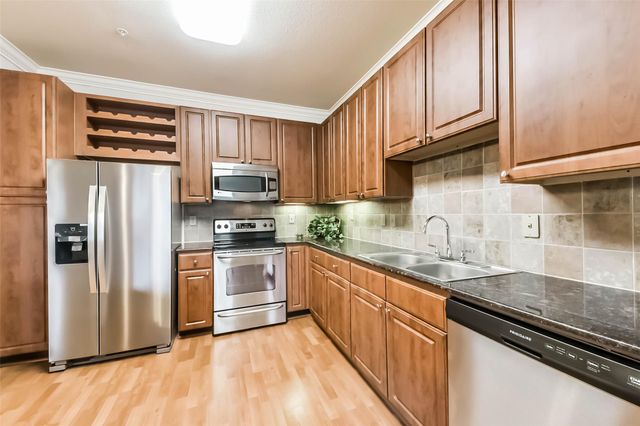 1711 Old Spanish Trail 426, Houston, TX 77054