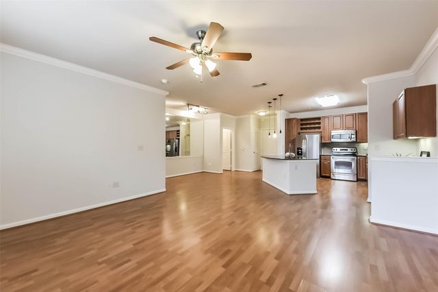 1711 Old Spanish Trail 426, Houston, TX 77054