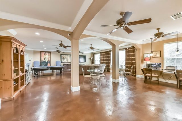 1711 Old Spanish Trail 426, Houston, TX 77054